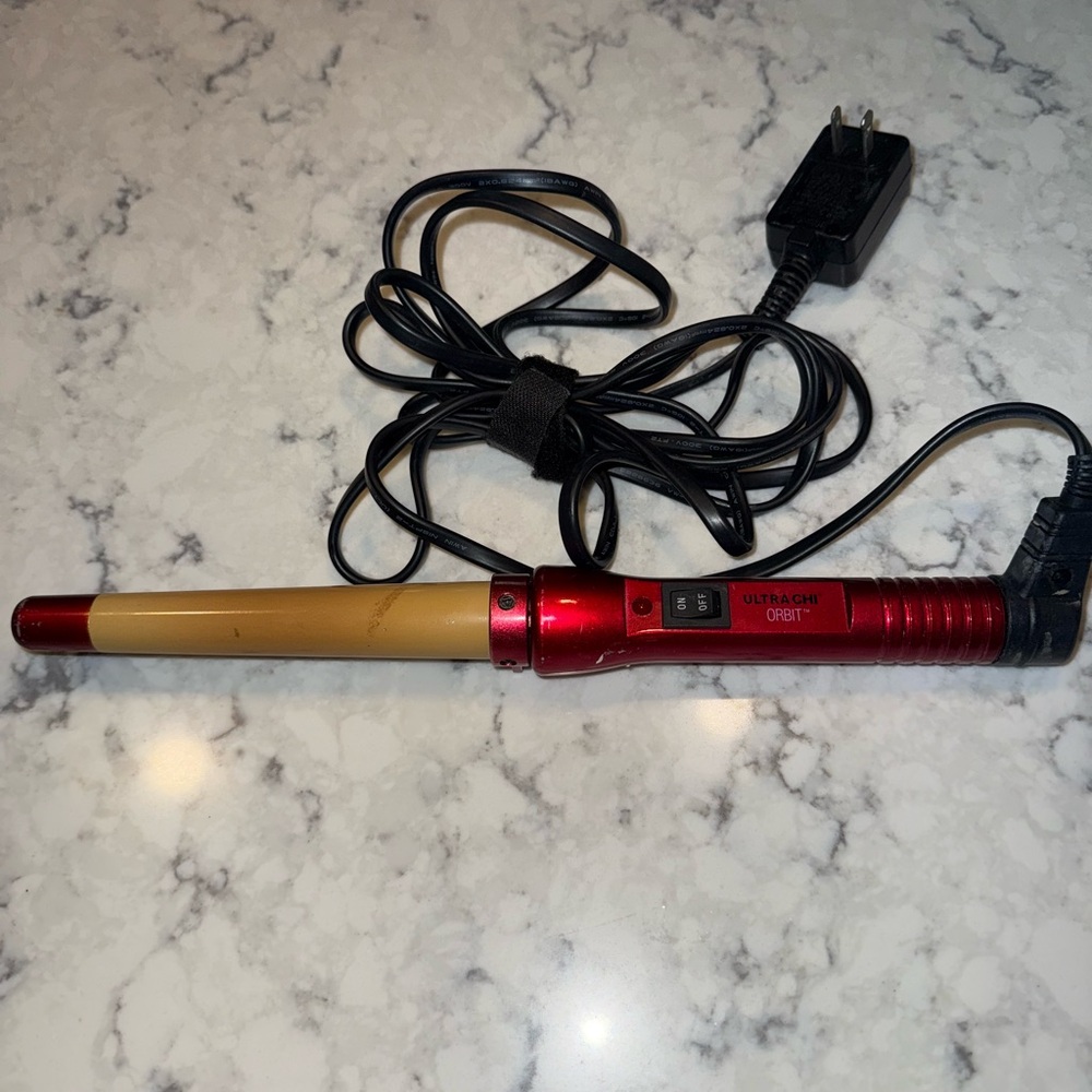 Red and Gold Curling Wand